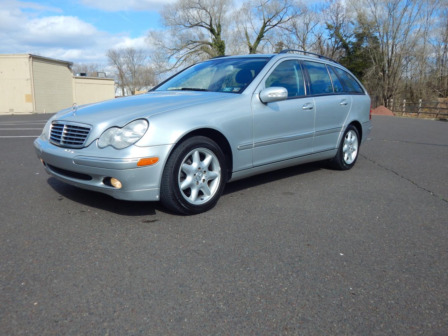 2004 Silver /Black Mercedes-Benz C-Class Wagon (WDBRH84J94F) with an 3.2 Liter engine, Automatic transmission, located at 6528 Lower York Road, New Hope, PA, 18938, (215) 862-9555, 40.358707, -74.977882 - 2004 Mercedes-Benz C-320 4 Matic wagon..3,2 Liter V6 engine, automatic transmission, tilt wheel, cruise control, dual heated power seats in black leather, power windows, mirrors, central locking system, woodgrain, AM/FM/CD Bose sound with 6 disc CD changer, power moonroof, 16" factory alloy wheels, - Photo#0